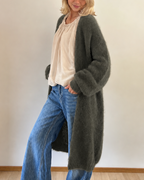Peura collection vihreä Lilja pitkä Kid Mohair neuletakki naisella, pehmeä ja pörröinen pitkä naisten neuletakki.