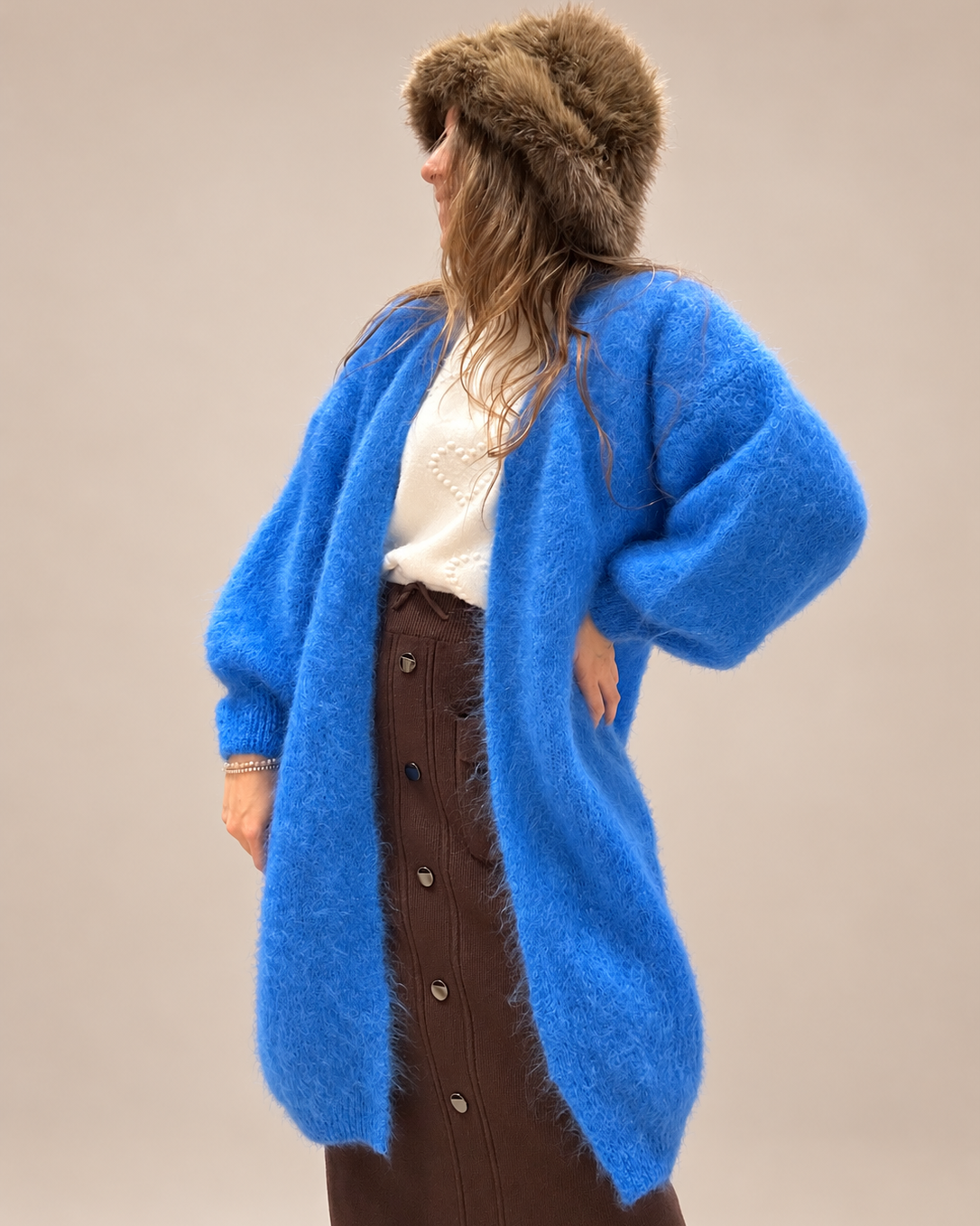 Peura collection Lilja kid mohair neuletakki pitkä safiirinsinisenä.  Yhden. koon malli ilman nappeja