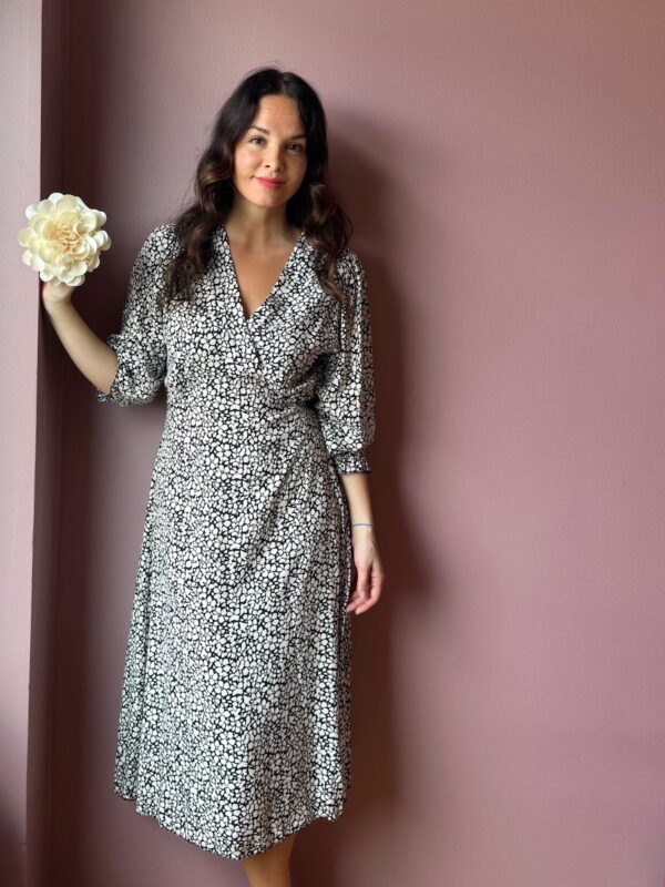 Peura collection Eleanor viskoosimekko