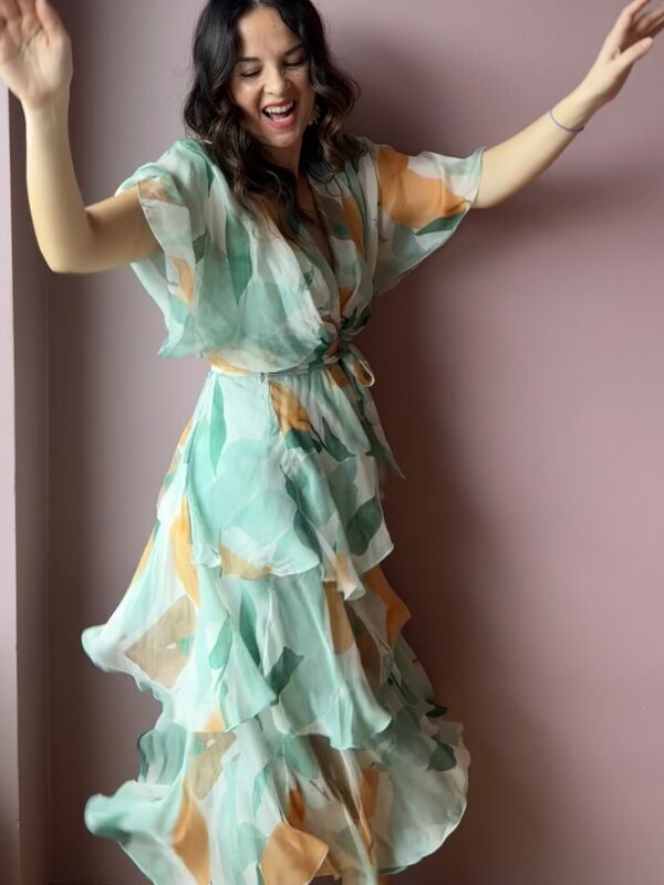 Peura collection Viivi silkkimekko